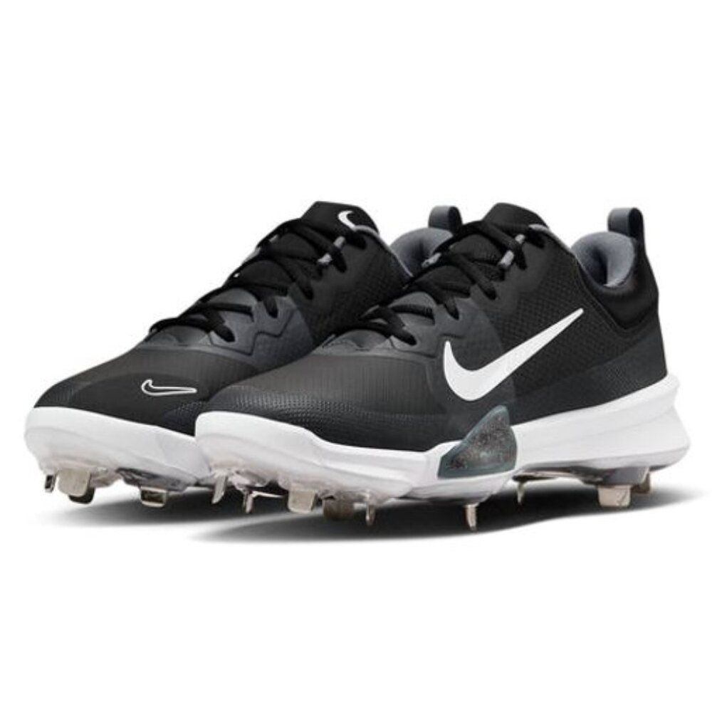 Nike Men's Black White Athletic Cleats